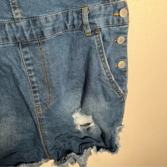 Love Tree Denim Distressed Short Overalls - Picture 5 of 16